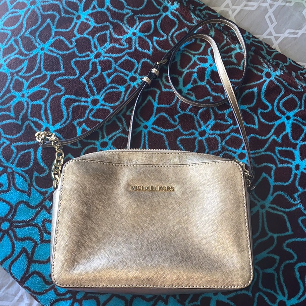 MK| Jet Set Large Saffiano Leather Crossbody Bag